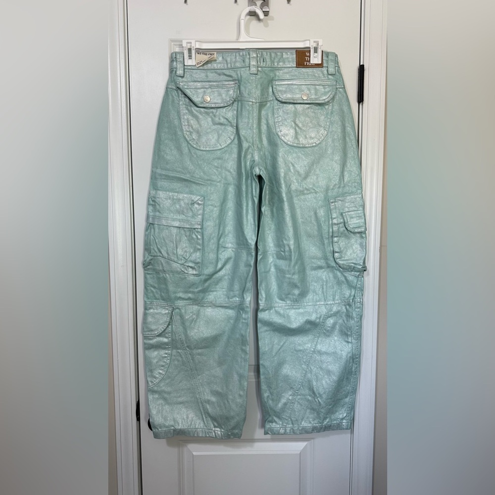 Free People We The Free Lap of Luxury Barrel Cargo Jeans Women’s Size 29 NWT - Picture 5 of 13